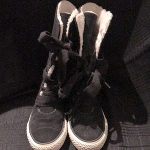 Converse All Star Chuck Taylor Hi sneakers for toddler size 11 1/2. Black suede